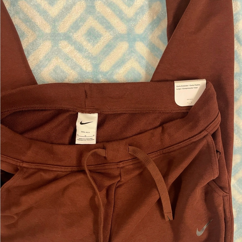 Nike Women’s Chocolate Brown Sweatpants